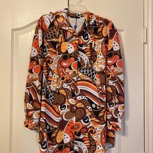 On Fashion Women's Top - Multicolor Abstract Design